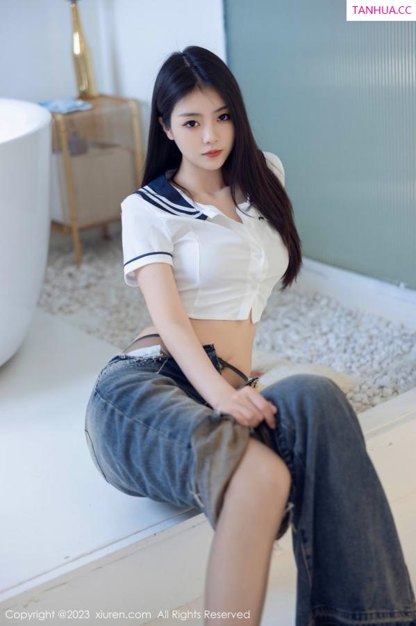 可乐Vicky  [XiuRen]高清写真图 2023.07.05 No.7027 可乐Vicky 黑丝美腿第14张图片